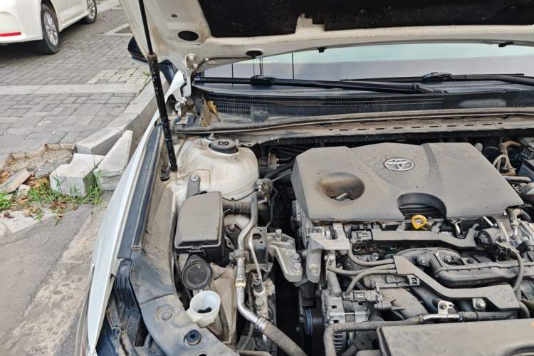 Used Toyota Avalon 2019 2.0L Luxury Edition China VI Standard Engine Bay Right