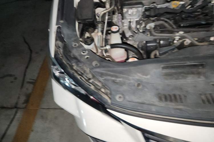 Used Toyota Avalon 2019 Dual-Engine 2.5L Limited Flagship Edition China VI Standard Engine Bay Right