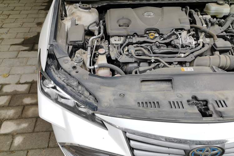 Used Toyota Avalon 2019 Dual-Engine 2.5L XLE Prestige Version China VI Standard Engine Bay Right