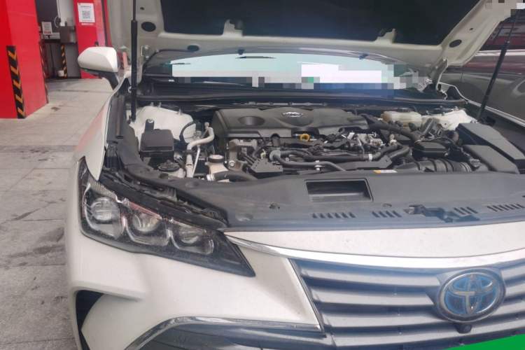 Used Toyota Avalon 2019 Dual-Engine 2.5L XLE Prestige Version China V Standard Engine Bay Right