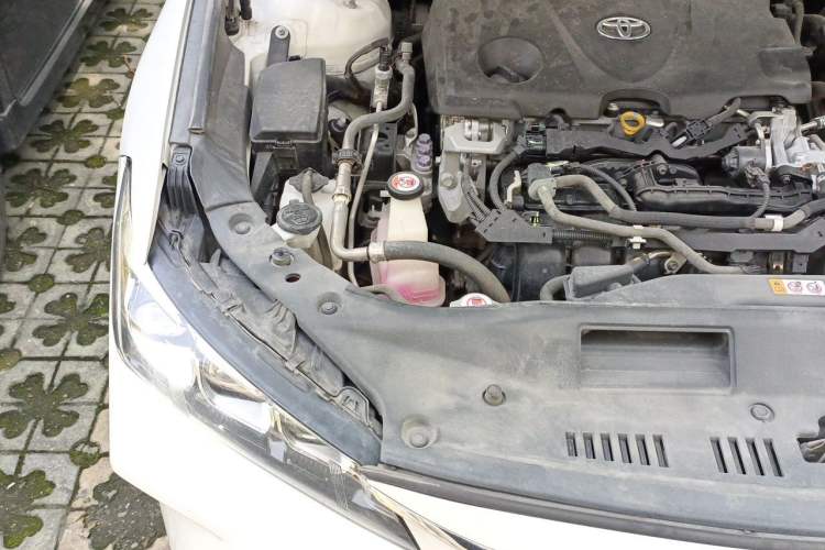 Used Toyota Avalon 2019 Dual-Engine 2.5L Luxury Edition China VI Standard Engine Bay Right