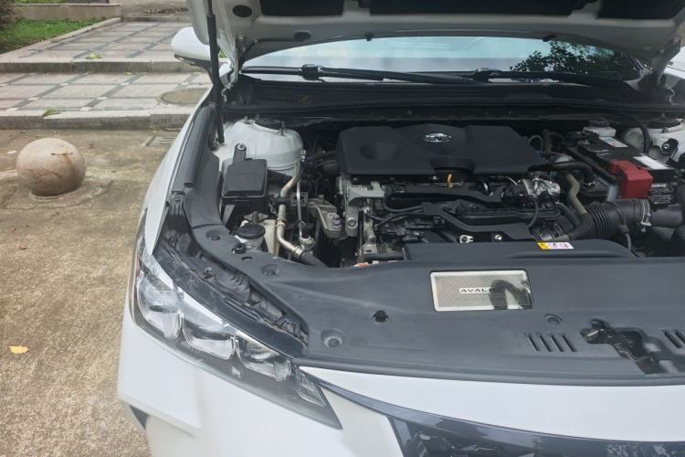 Used Toyota Avalon 2019 2.0L XLE Premium Edition China VI Engine Bay Right
