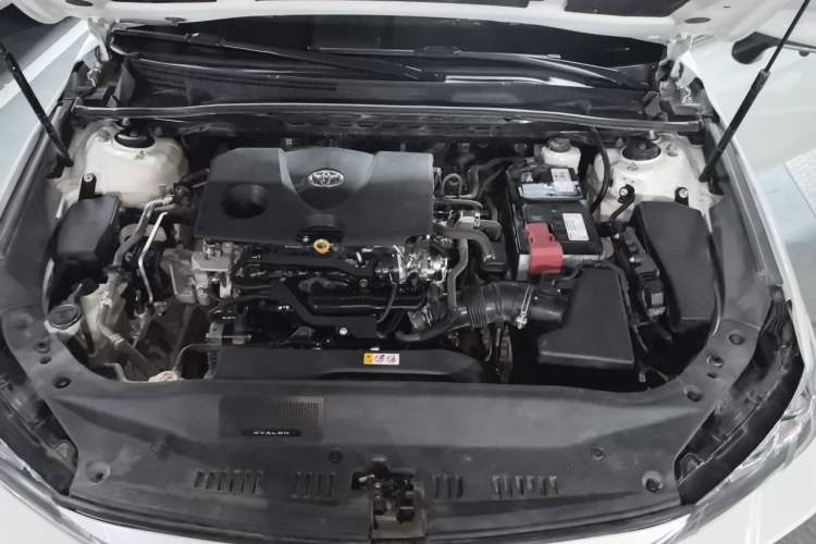 Used Toyota Avalon 2019 2.0L Ambition Edition China VI Engine Bay