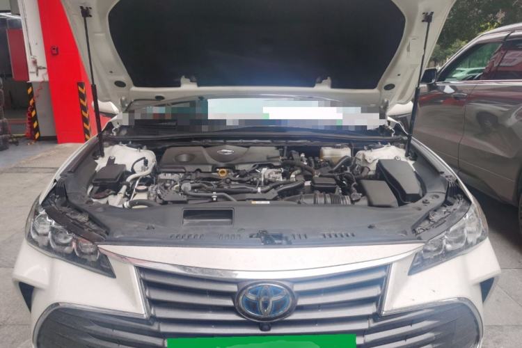Used Toyota Avalon 2019 Dual-Engine 2.5L XLE Prestige Version China V Standard Engine Bay