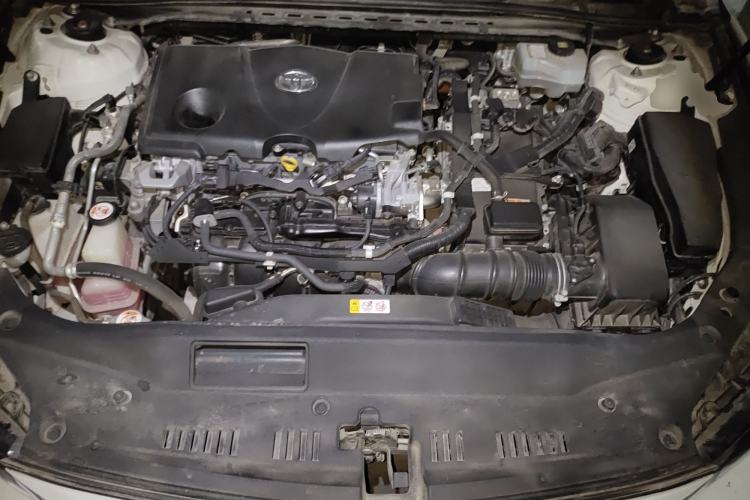 Used Toyota Avalon 2019 Dual-Engine 2.5L XLE Prestige Version China V Standard Engine Bay