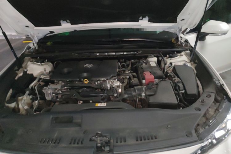Used Toyota Avalon 2019 2.0L Luxury Edition China VI Standard Engine Bay