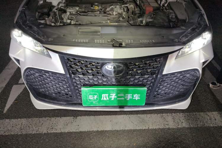 Used Toyota Avalon 2019 2.5L Touring Premium Version China VI Standard Engine Bay