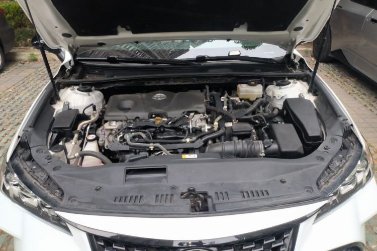 Used Toyota Avalon 2019 Dual-Engine 2.5L Luxury Edition China VI Standard Engine Bay