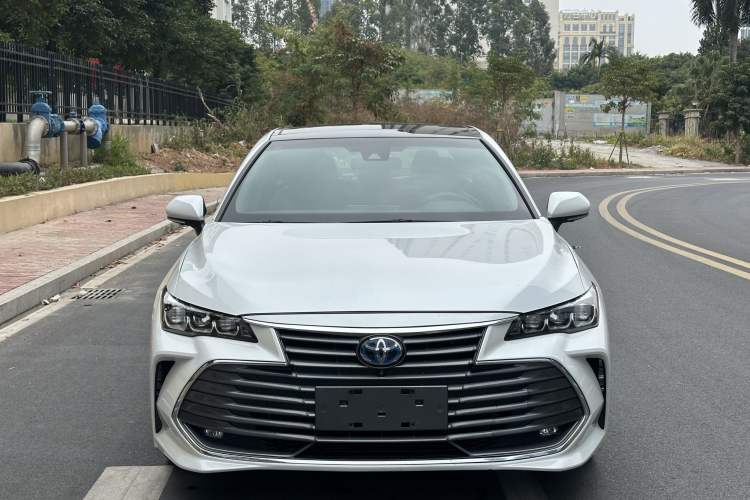 Used Toyota Avalon 2019 Dual-Engine 2.5L XLE Prestige Version China VI Standard Exterior 1