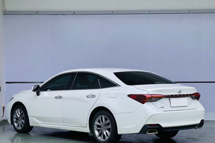 Used Toyota Avalon 2019 2.0L Luxury Edition China VI Standard Exterior 1