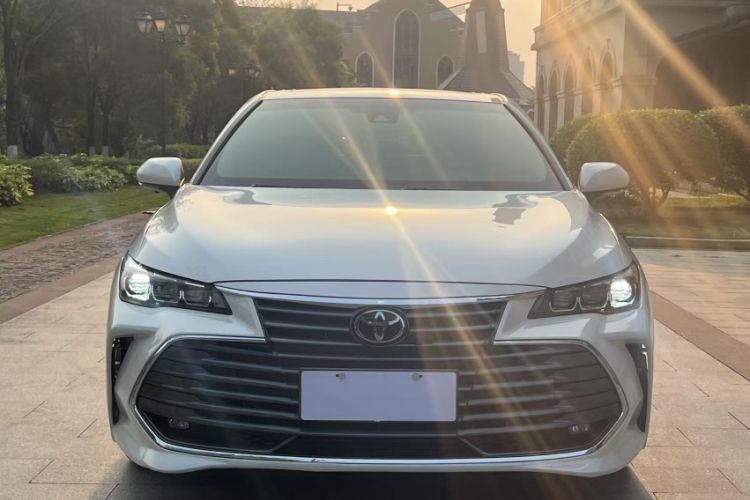 Used Toyota Avalon 2019 2.0L Luxury Edition China VI Standard Exterior 1