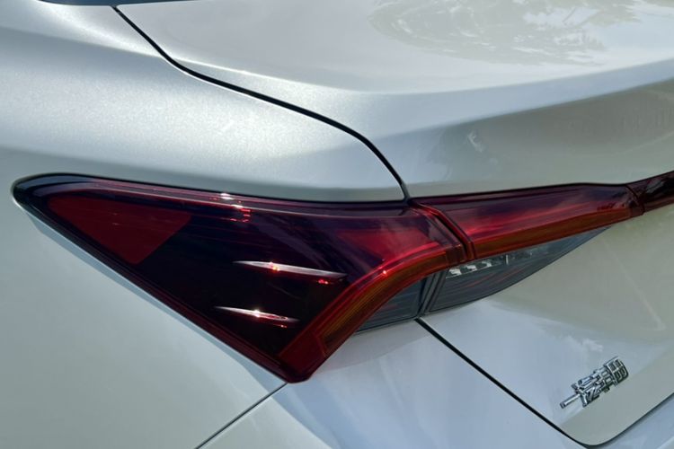 Used Toyota Avalon 2019 Dual-Engine 2.5L Limited Flagship Edition China VI Standard Exterior 13