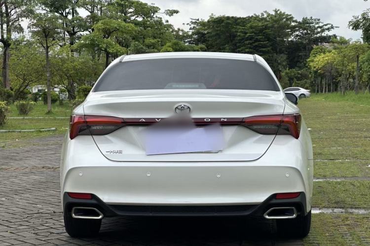 Used Toyota Avalon 2019 2.0L Luxury Edition China VI Standard Exterior 3