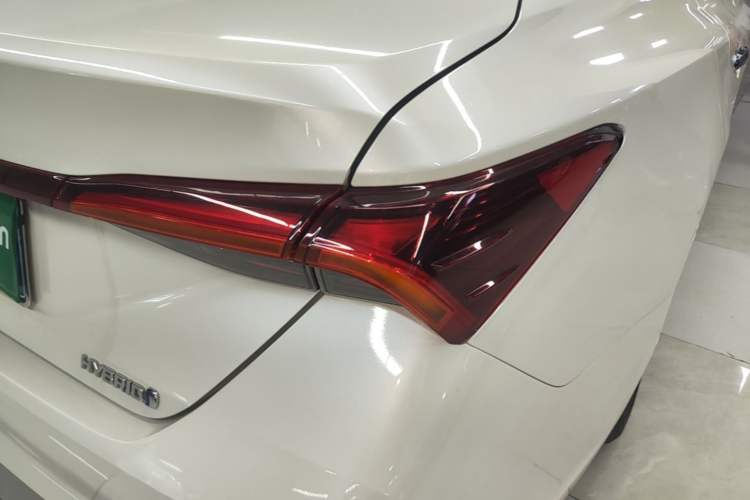 Used Toyota Avalon 2019 Dual-Engine 2.5L Luxury Edition China VI Standard Exterior 3