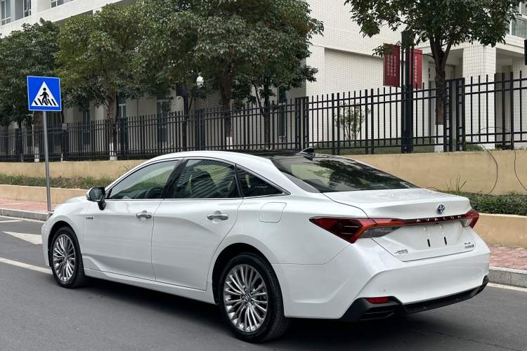 Used Toyota Avalon 2019 Dual-Engine 2.5L XLE Prestige Version China VI Standard Exterior 3