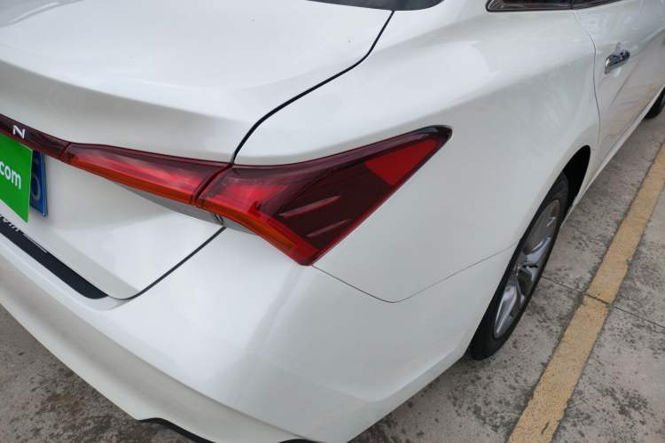 Used Toyota Avalon 2019 2.0L Luxury Edition China VI Standard Exterior 3