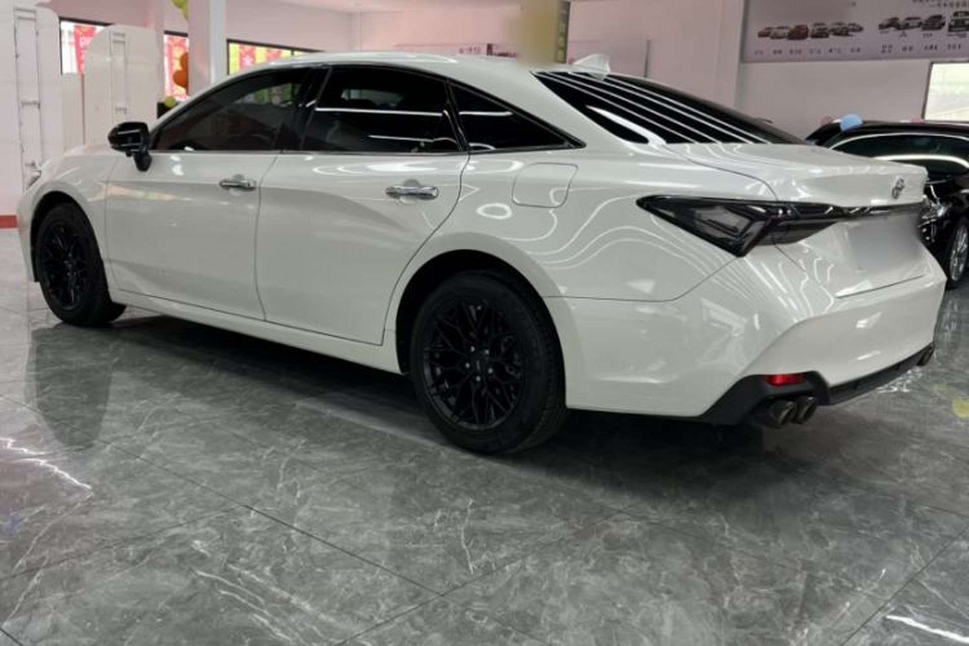 Used Toyota Avalon 2019 2.0L Luxury Edition China VI Standard Exterior 3