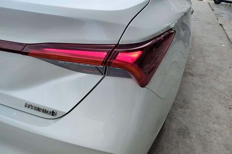 Used Toyota Avalon 2019 Dual-Engine 2.5L Luxury Edition China VI Standard Exterior 3