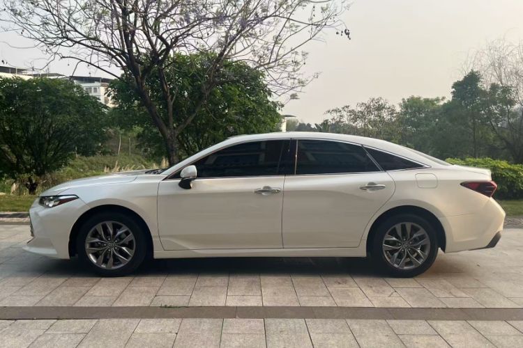 Used Toyota Avalon 2019 2.0L Luxury Edition China VI Standard Exterior 3