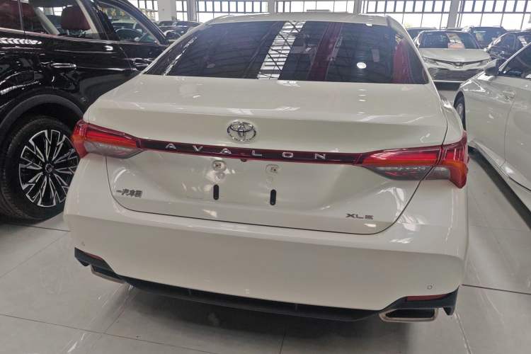 Used Toyota Avalon 2019 2.0L XLE Premium Edition China VI Exterior 4
