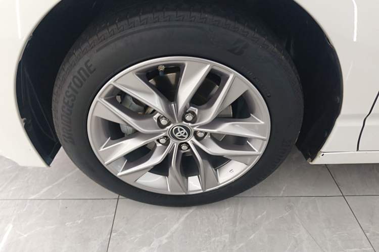 Used Toyota Avalon 2019 2.0L Luxury Edition China VI Standard Exterior 4
