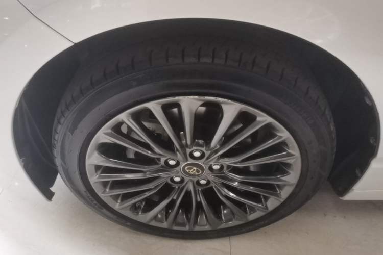 Used Toyota Avalon 2019 2.0L Ambition Edition China VI Exterior 4