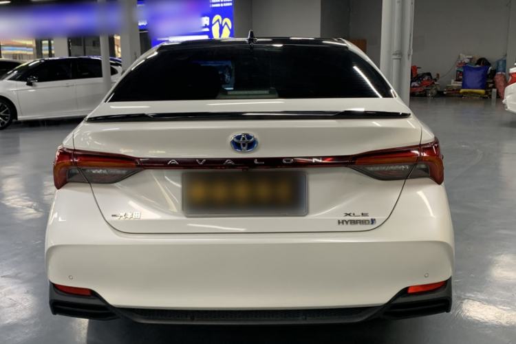Used Toyota Avalon 2019 Dual-Engine 2.5L XLE Prestige Version China VI Standard Exterior 4