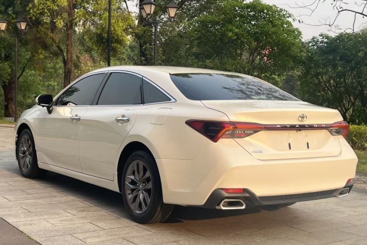 Used Toyota Avalon 2019 2.0L Luxury Edition China VI Standard Exterior 4