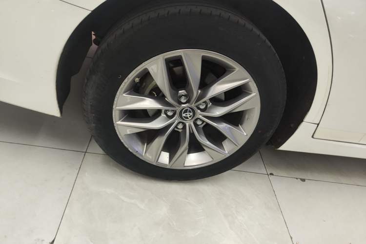 Used Toyota Avalon 2019 Dual-Engine 2.5L Luxury Edition China VI Standard Exterior 5