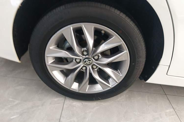 Used Toyota Avalon 2019 2.0L Luxury Edition China VI Standard Exterior 5