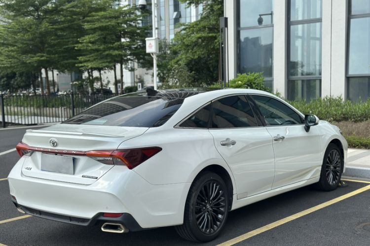 Used Toyota Avalon 2019 2.5L Touring Premium Version China VI Standard Exterior 5