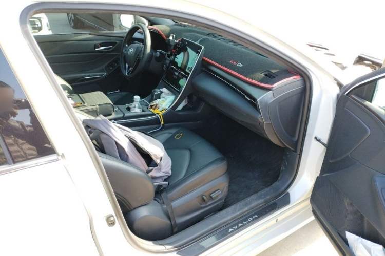 Used Toyota Avalon 2019 2.0L XLE Premium Edition China VI Exterior 5