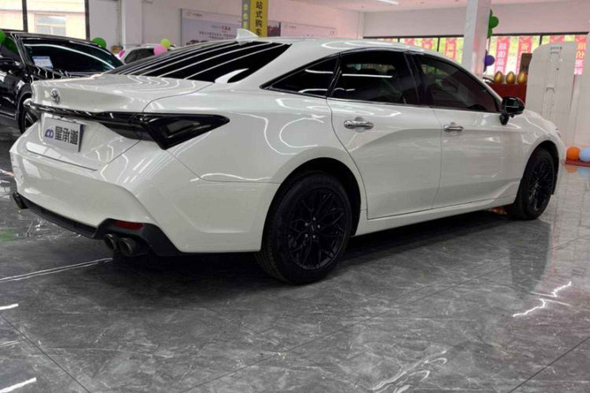 Used Toyota Avalon 2019 2.0L Luxury Edition China VI Standard Exterior 5