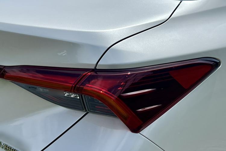 Used Toyota Avalon 2019 Dual-Engine 2.5L Limited Flagship Edition China VI Standard Exterior 9