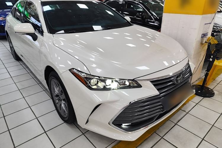 Used Toyota Avalon 2019 2.0L Ambition Edition China VI Front Right 45 Deg