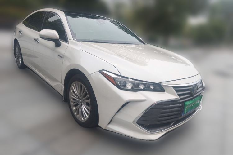 Used Toyota Avalon 2019 Dual-Engine 2.5L XLE Prestige Version China VI Standard Front Right 45 Deg
