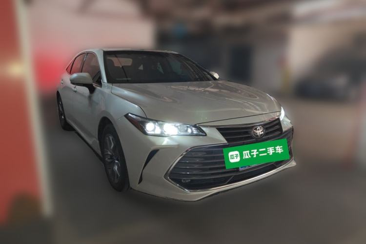 Used Toyota Avalon 2019 2.5L Ambition Version China VI Standard Front Right 45 Deg