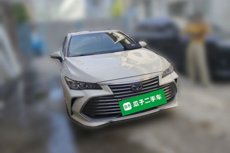 Used Toyota Avalon 2019 Dual-Engine 2.5L Luxury Edition China VI Standard Front Right 45 Deg