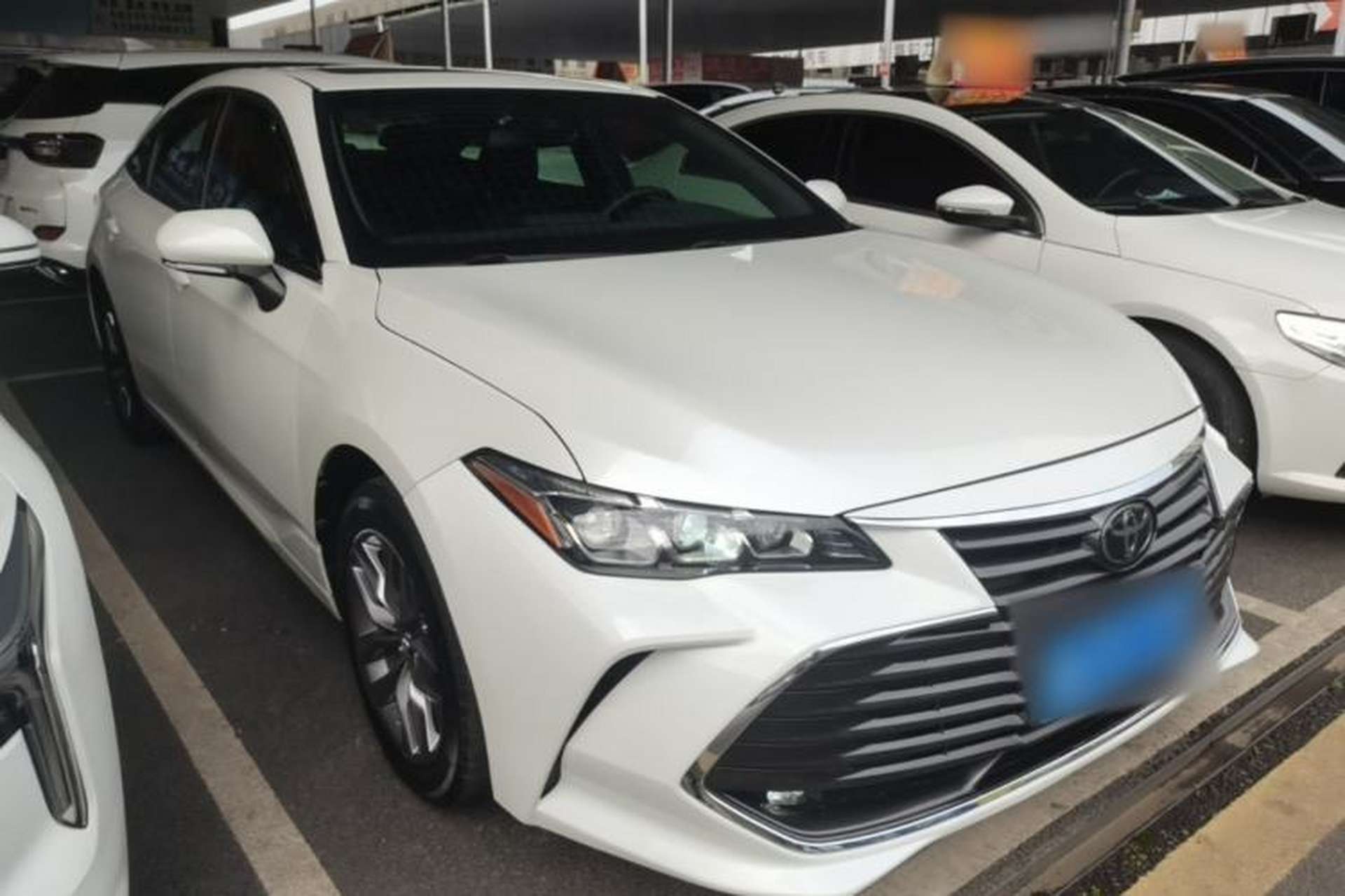 Used Toyota Avalon 2019 2.0L Ambition Edition China VI Front Right 45 Deg