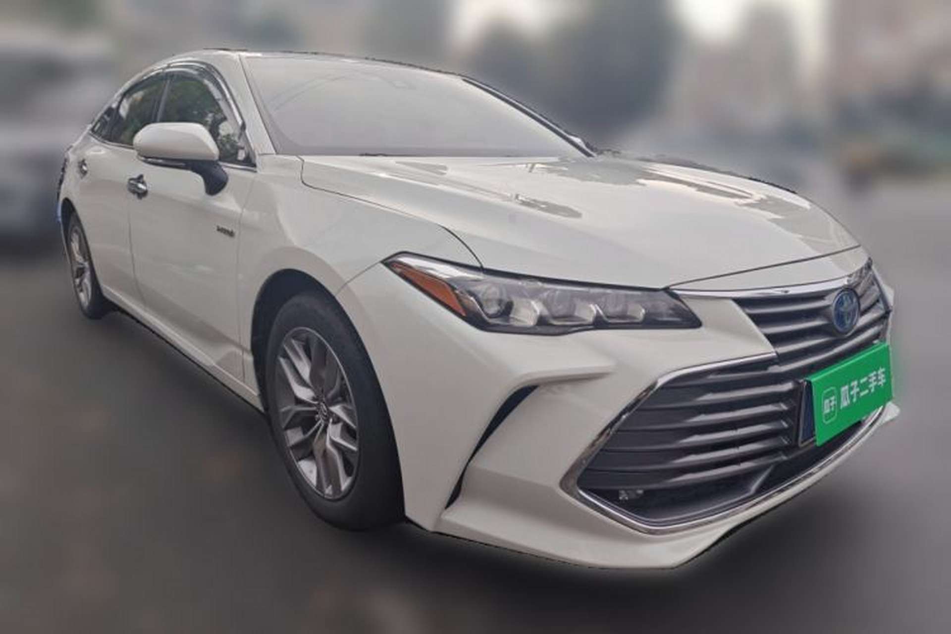 Used Toyota Avalon 2019 Dual-Engine 2.5L Luxury Edition China VI Standard Front Right 45 Deg