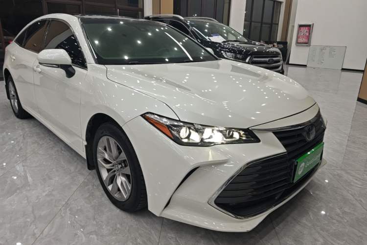 Used Toyota Avalon 2019 2.5L Ambition Version China VI Standard Front Right 45 Deg