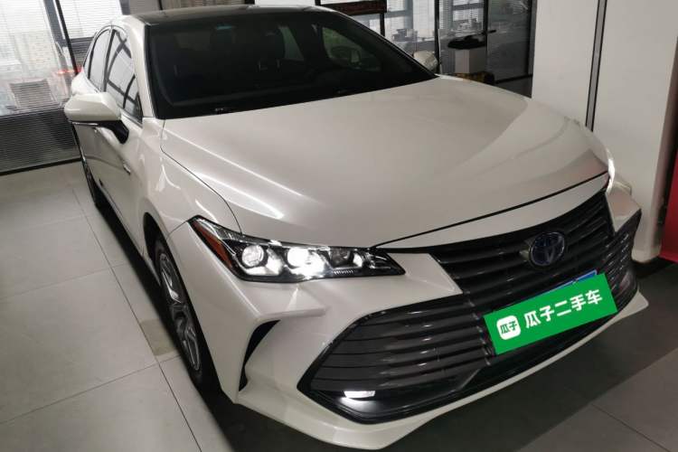 Used Toyota Avalon 2019 Dual-Engine 2.5L Luxury Edition China VI Standard Front Right 45 Deg