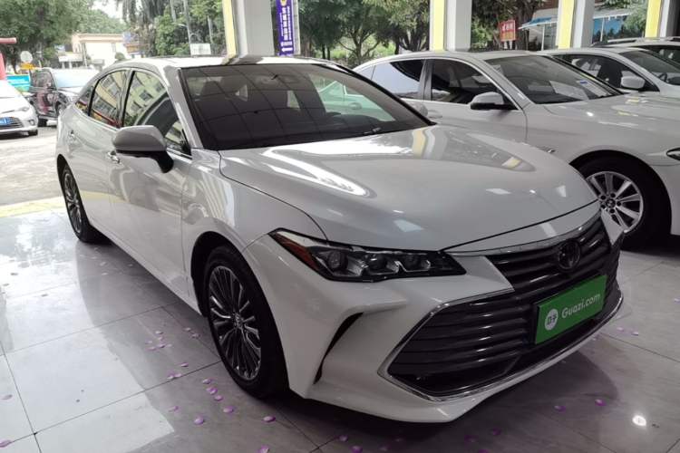 Used Toyota Avalon 2019 2.5L Touring Premium Version China VI Standard Front Right 45 Deg