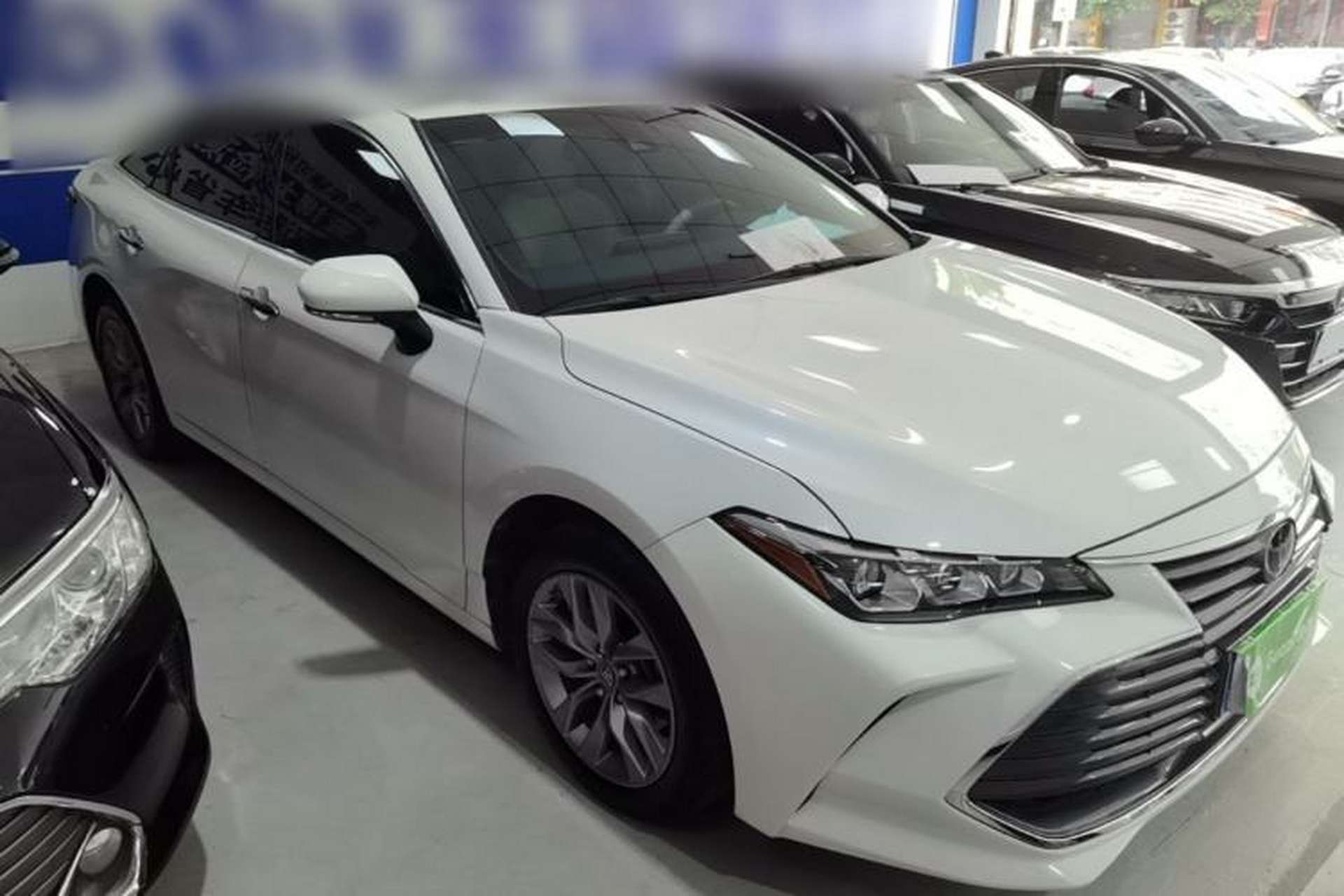 Used Toyota Avalon 2019 2.0L Luxury Edition China VI Standard Front Right 45 Deg