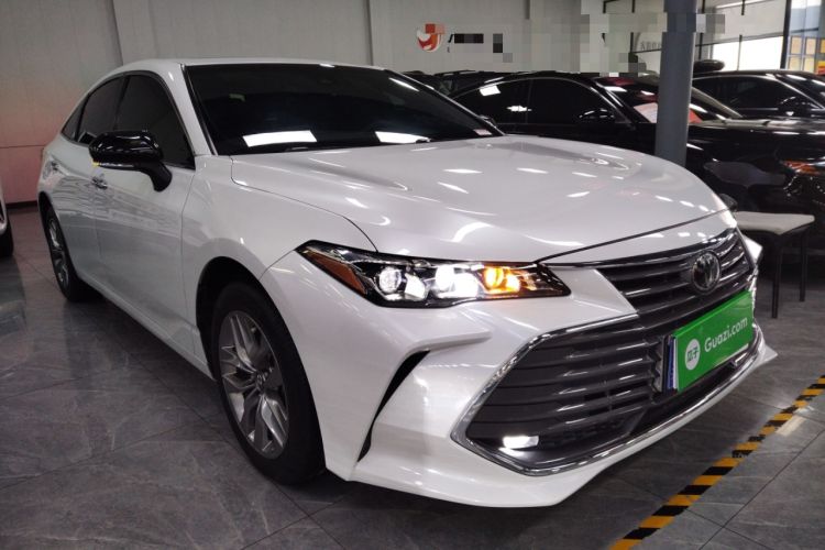 Used Toyota Avalon 2019 2.0L Luxury Edition China VI Standard Front Right 45 Deg