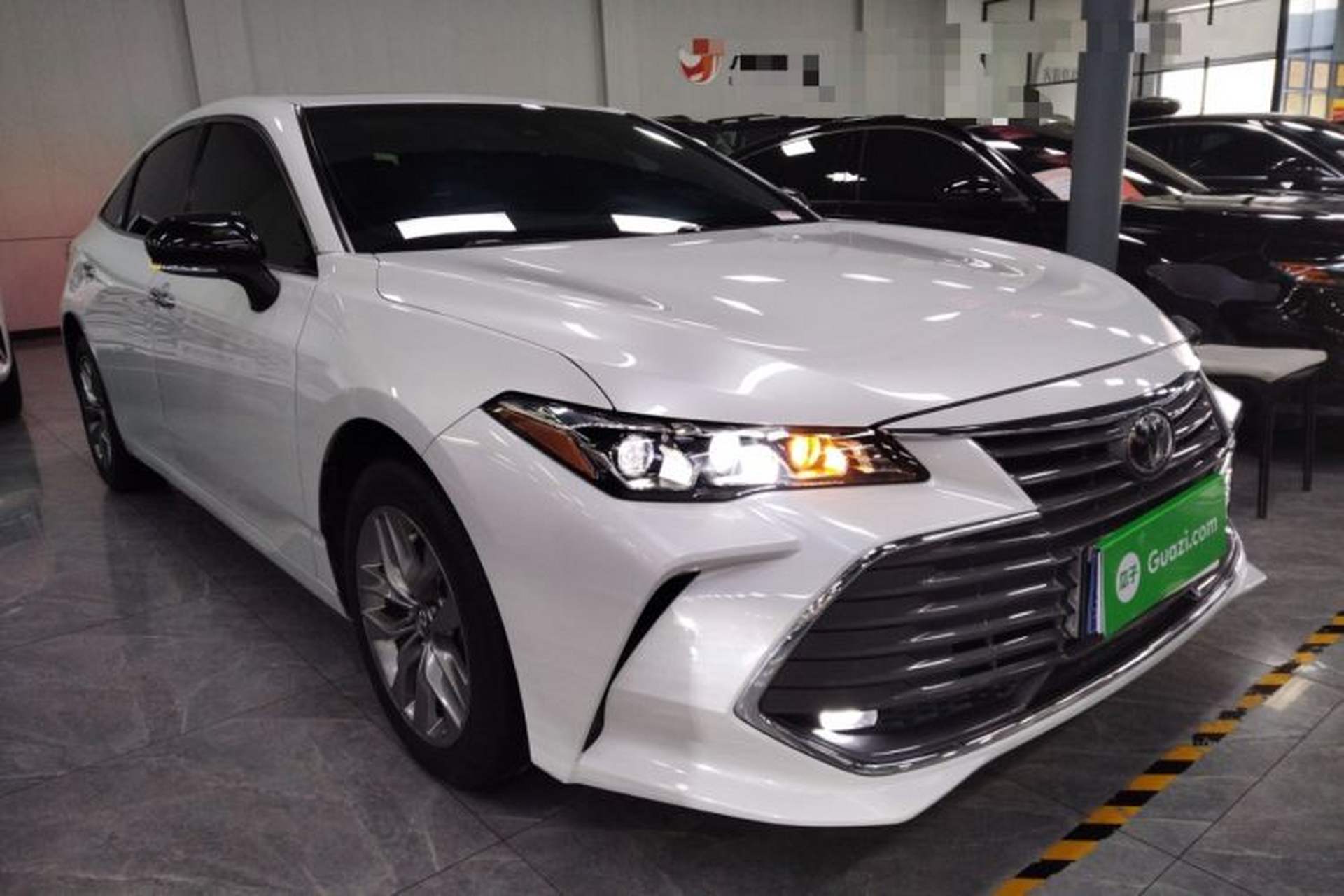 Used Toyota Avalon 2019 2.0L Luxury Edition China VI Standard Front Right 45 Deg