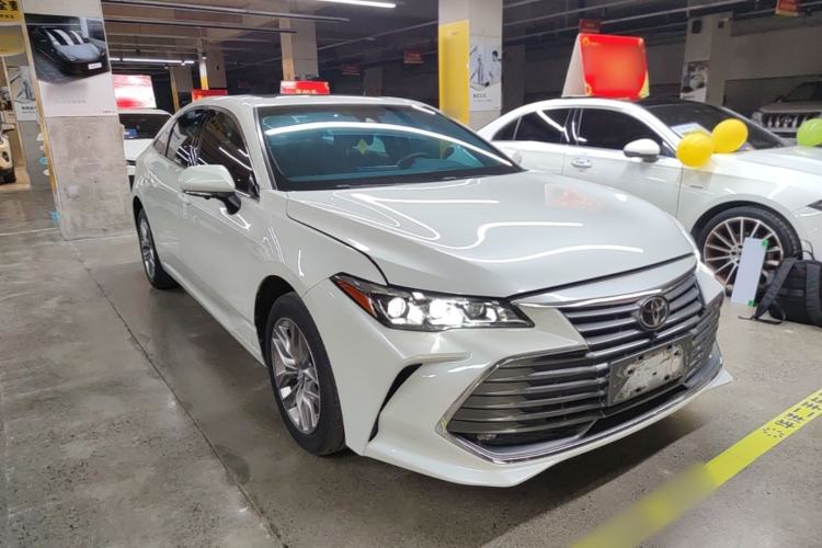 Used Toyota Avalon 2019 2.0L Ambition Edition China VI Front Right 45 Deg
