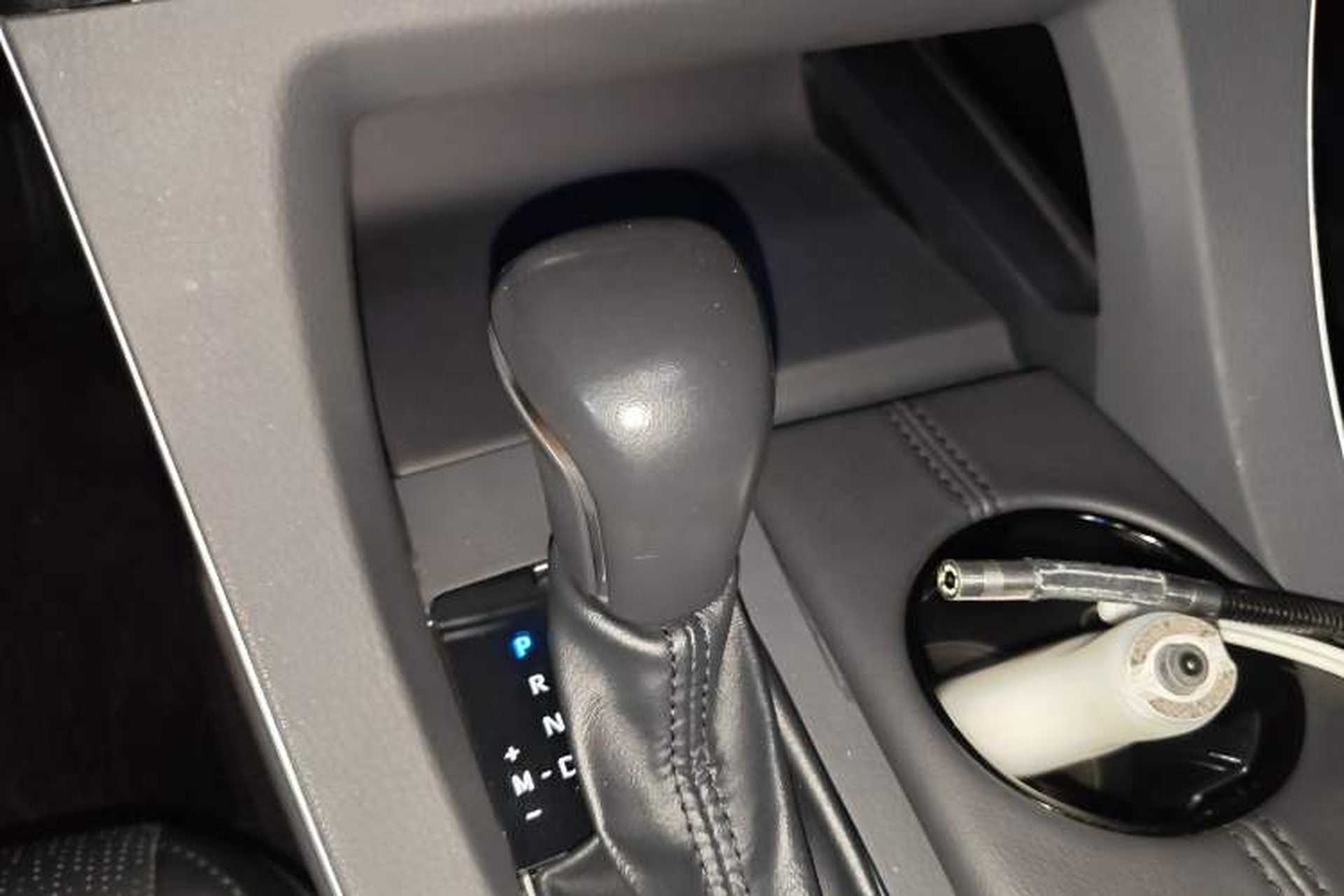 Used Toyota Avalon 2019 2.0L XLE Premium Edition China VI Gear Lever