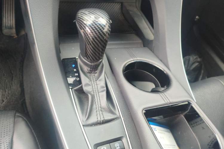 Used Toyota Avalon 2019 2.0L Luxury Edition China VI Standard Gear Lever