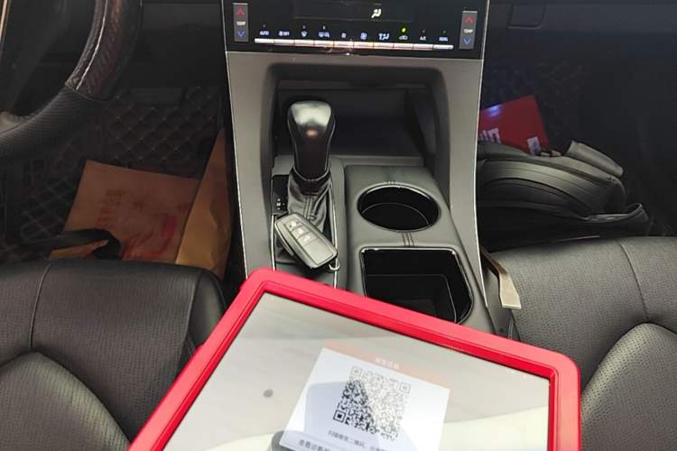 Used Toyota Avalon 2019 2.0L Luxury Edition China VI Standard Gear Lever
